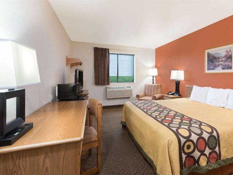 Super 8 By Wyndham Morgantown Hotel Екстериор снимка