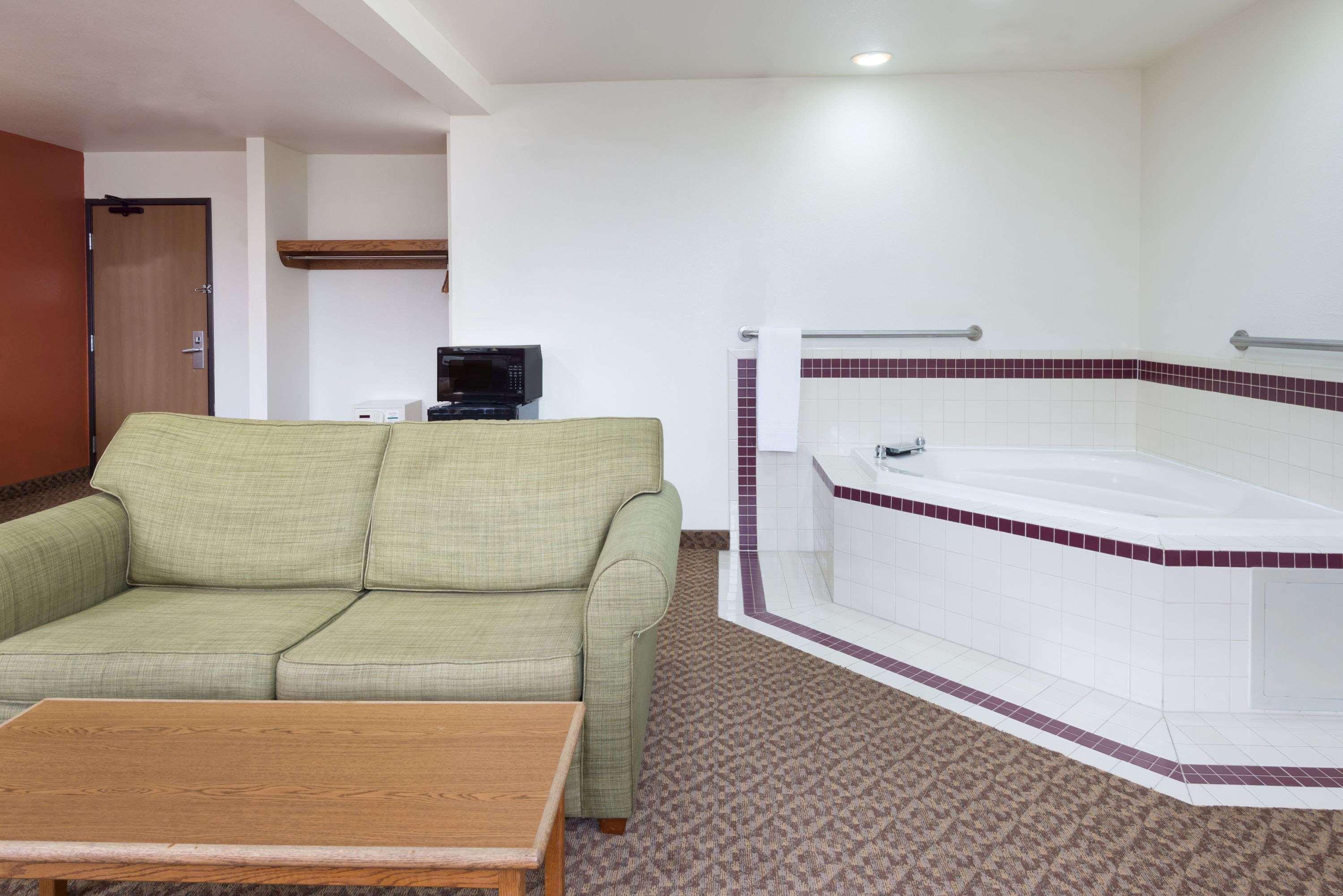 Super 8 By Wyndham Morgantown Hotel Екстериор снимка