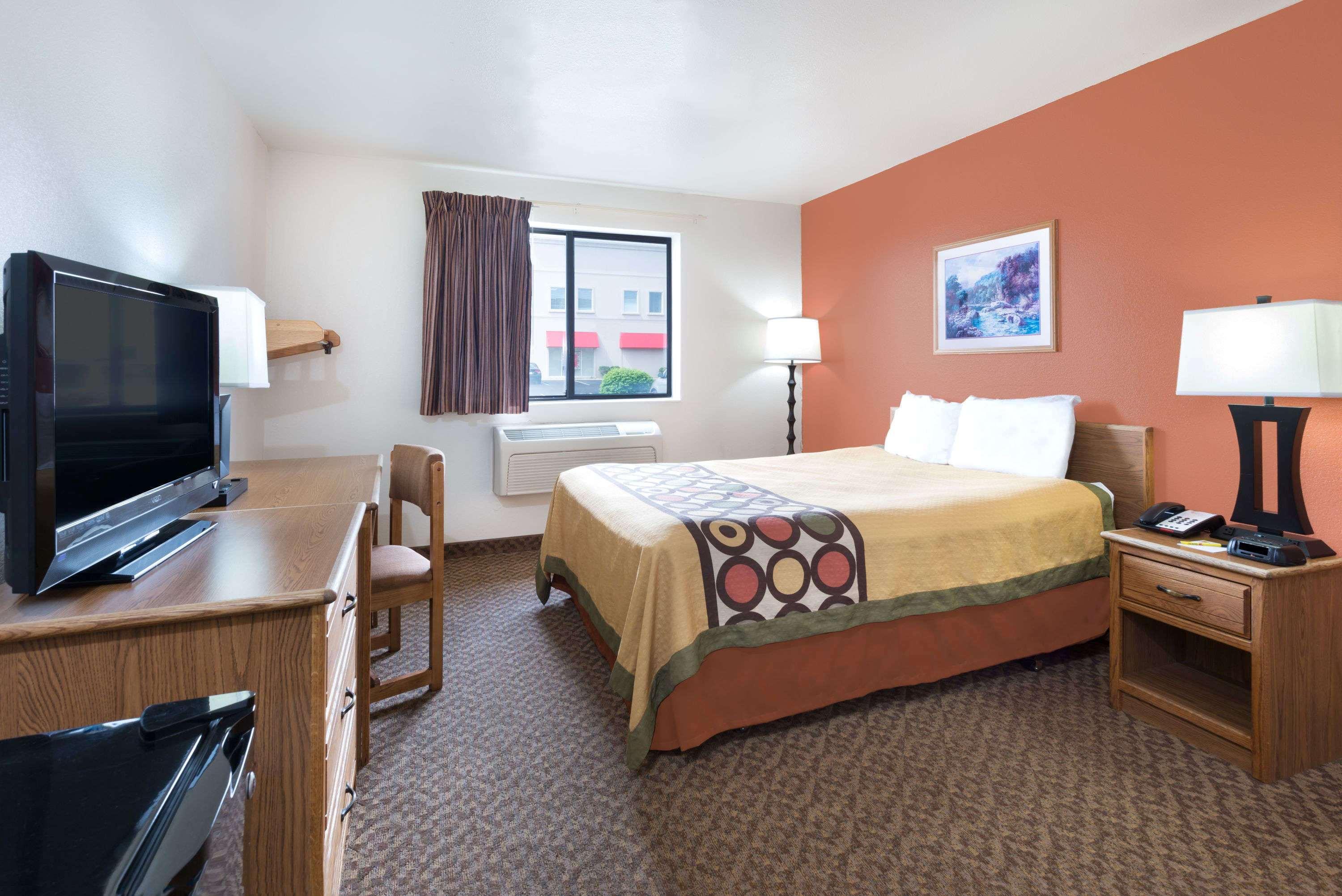 Super 8 By Wyndham Morgantown Hotel Екстериор снимка