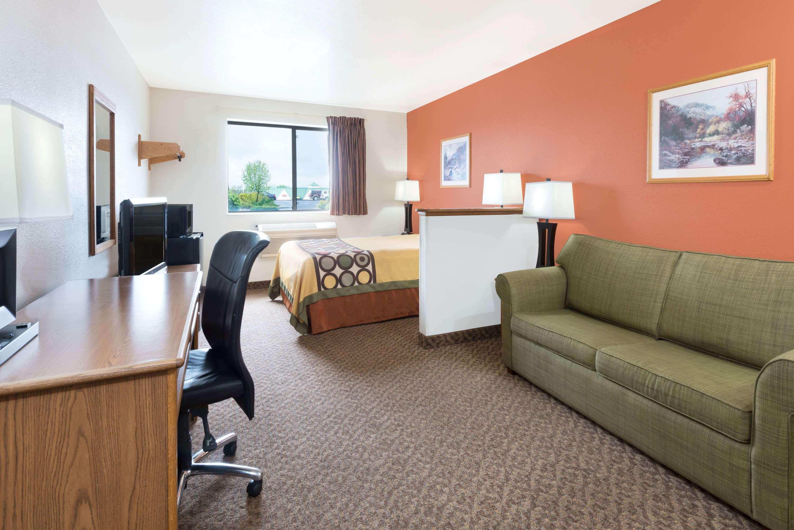 Super 8 By Wyndham Morgantown Hotel Екстериор снимка