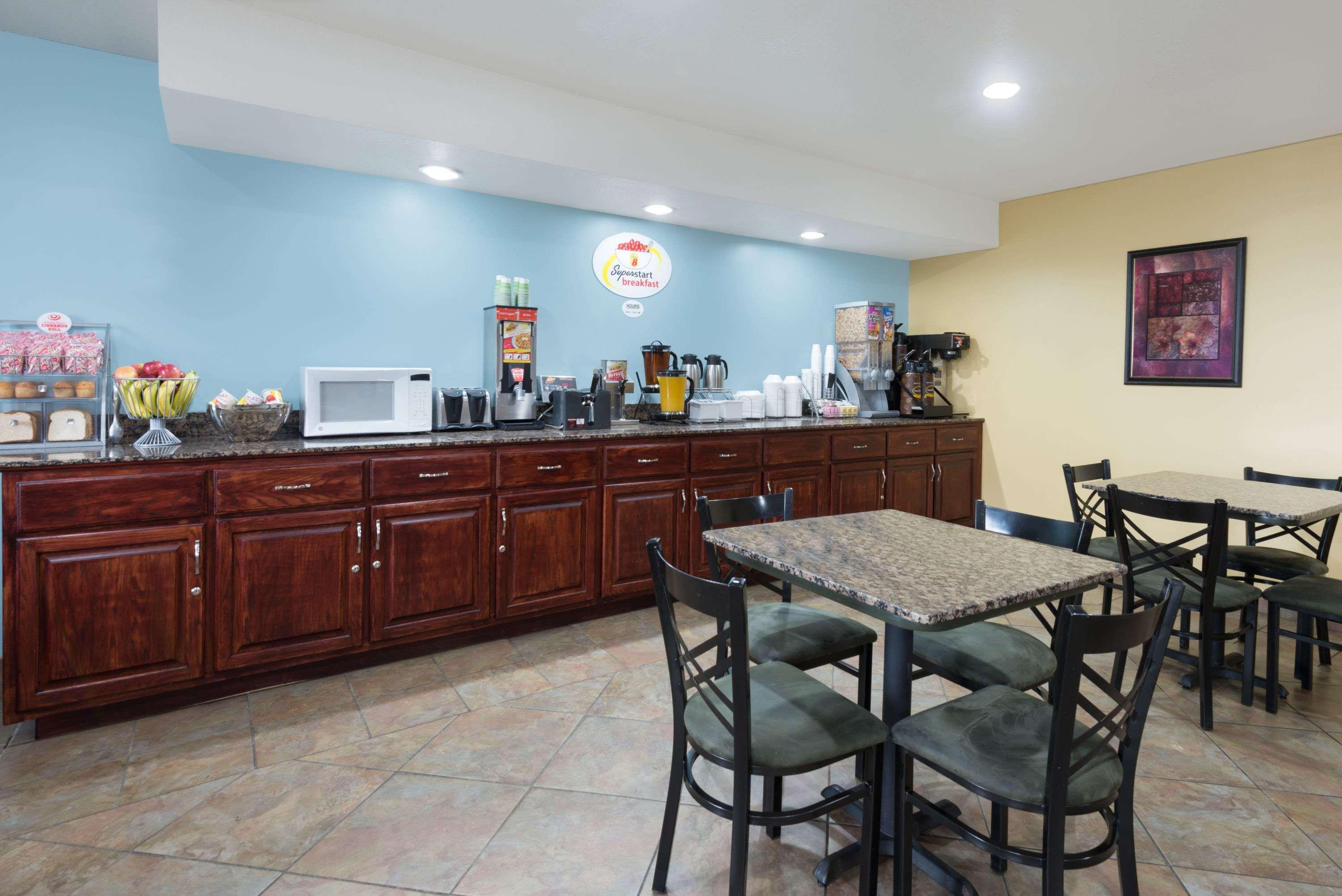 Super 8 By Wyndham Morgantown Hotel Екстериор снимка