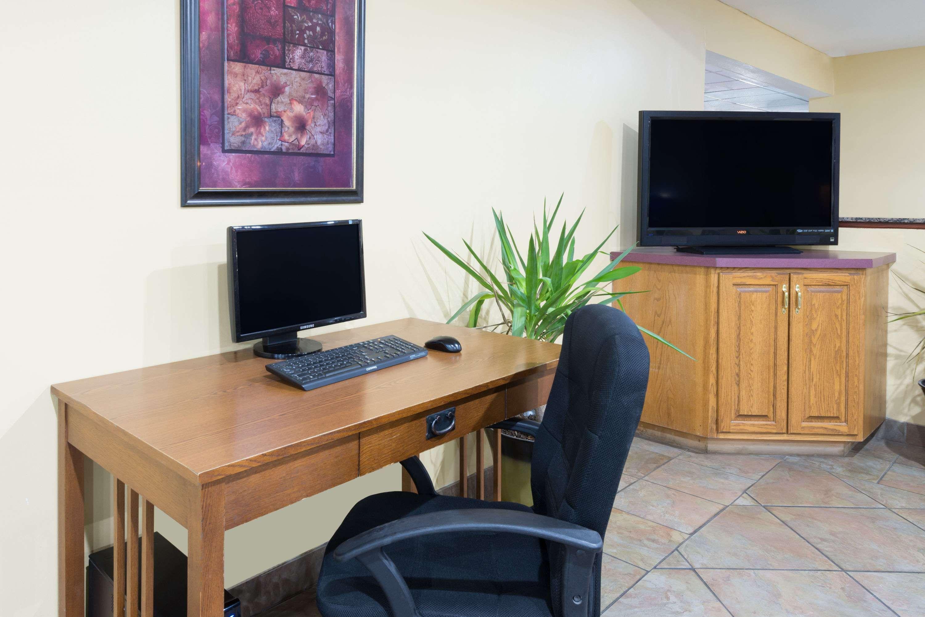 Super 8 By Wyndham Morgantown Hotel Екстериор снимка