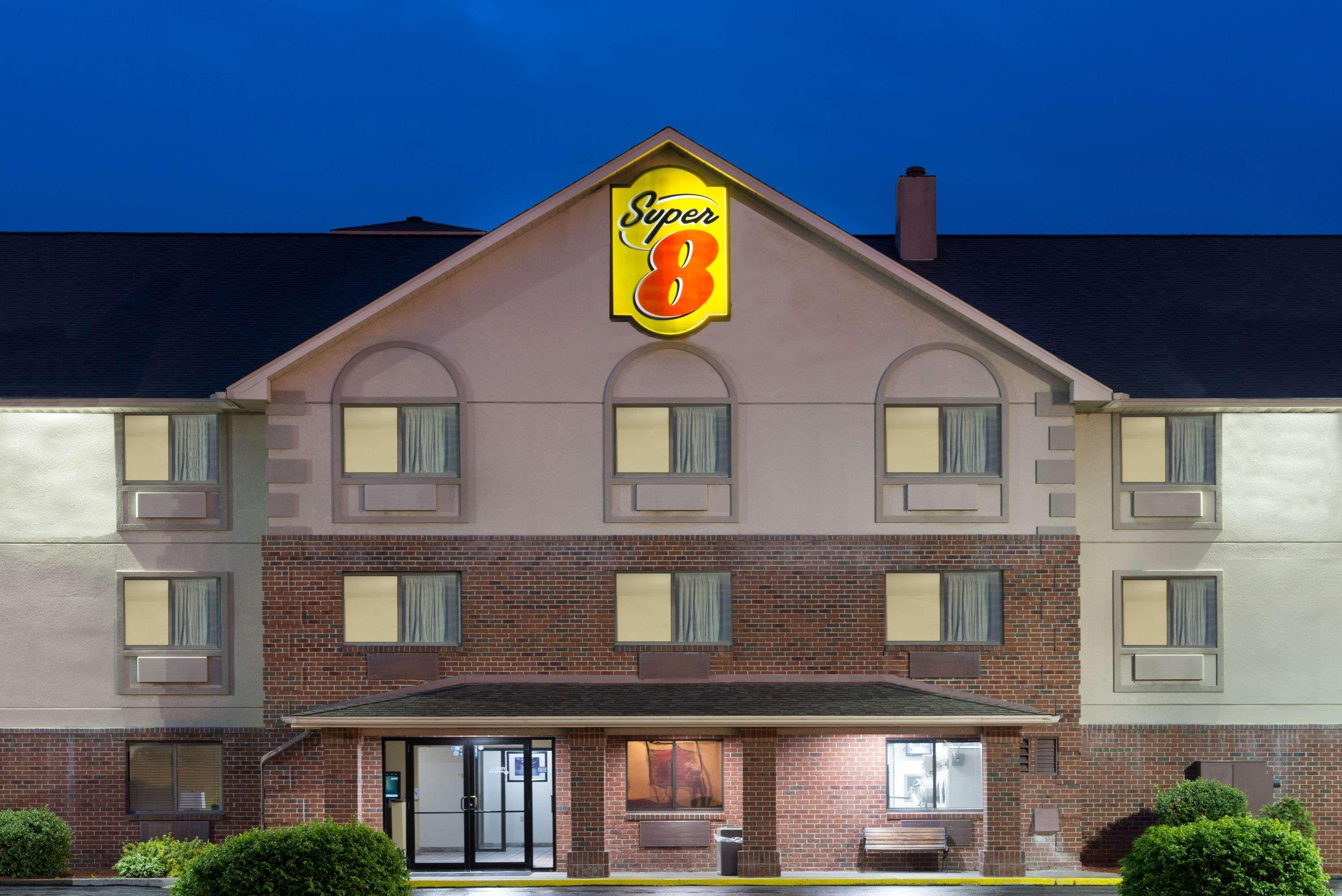 Super 8 By Wyndham Morgantown Hotel Екстериор снимка