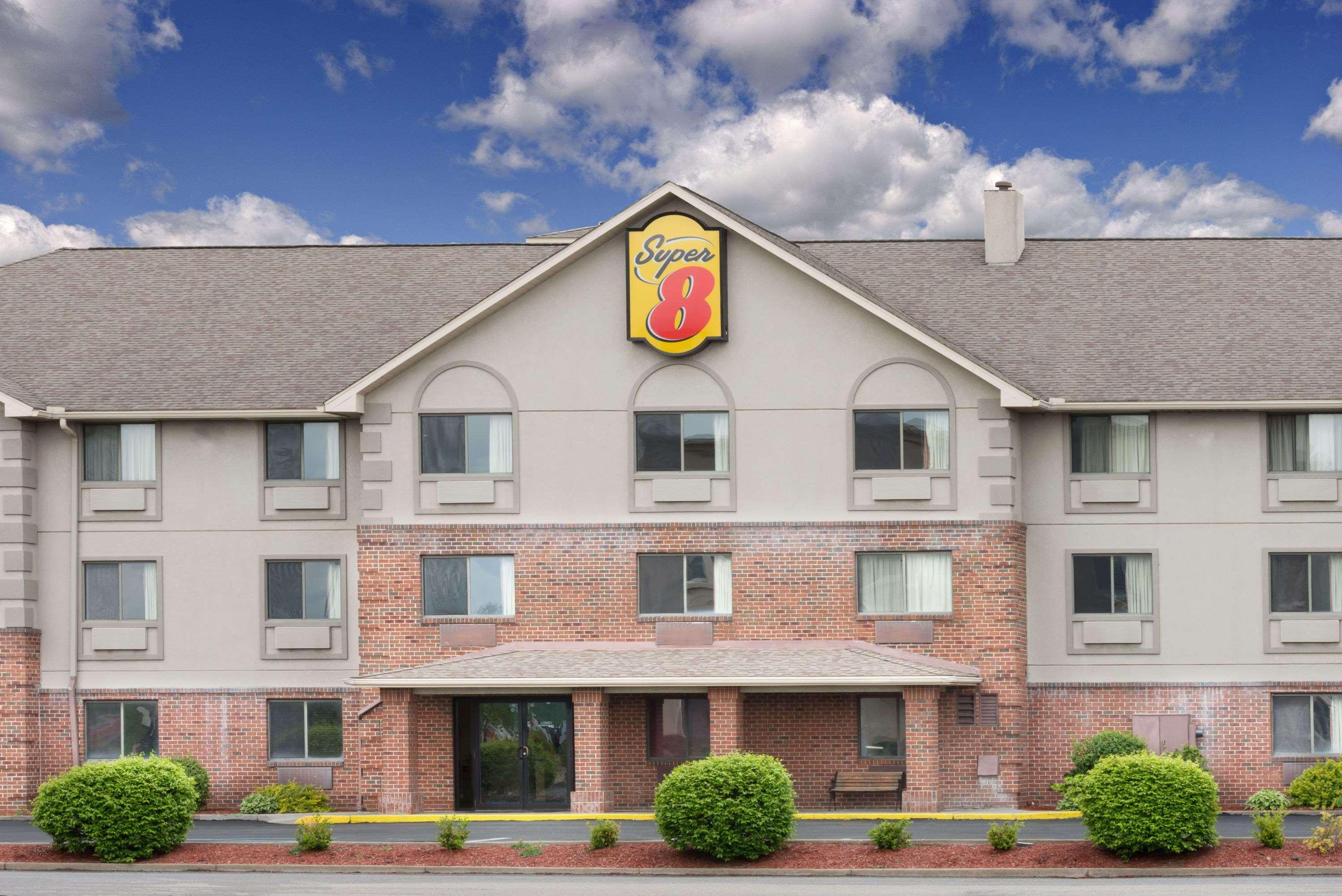 Super 8 By Wyndham Morgantown Hotel Екстериор снимка