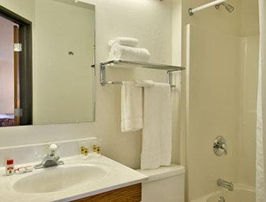 Super 8 By Wyndham Morgantown Hotel Екстериор снимка